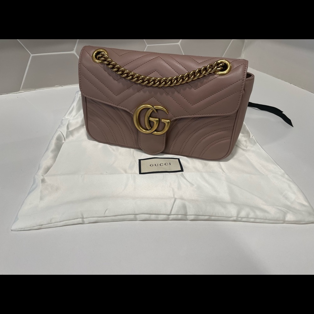 GUCCI GG Marmont Matelassé Small Shoulder Bag